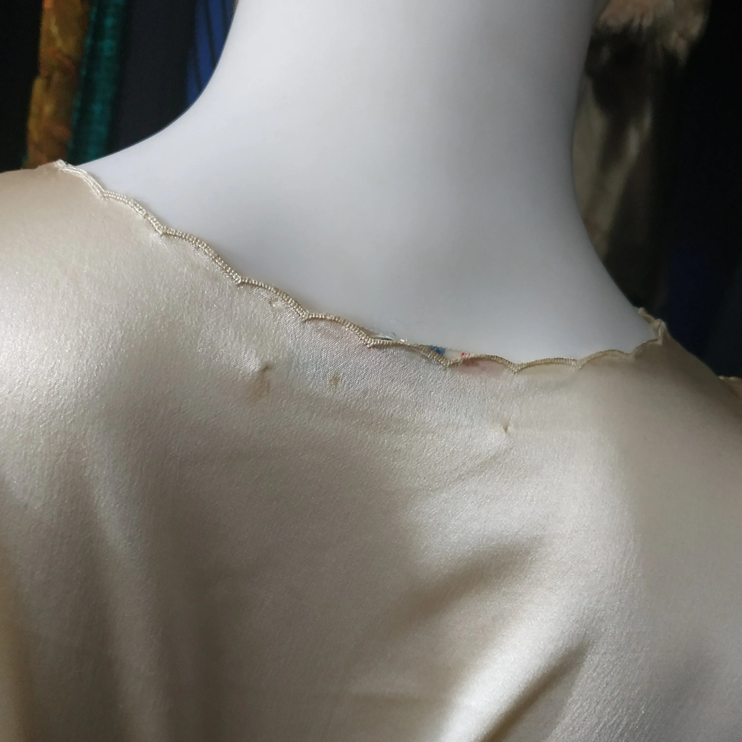 1960s Peony Hand Embroidered Silk Blouse Size Small
