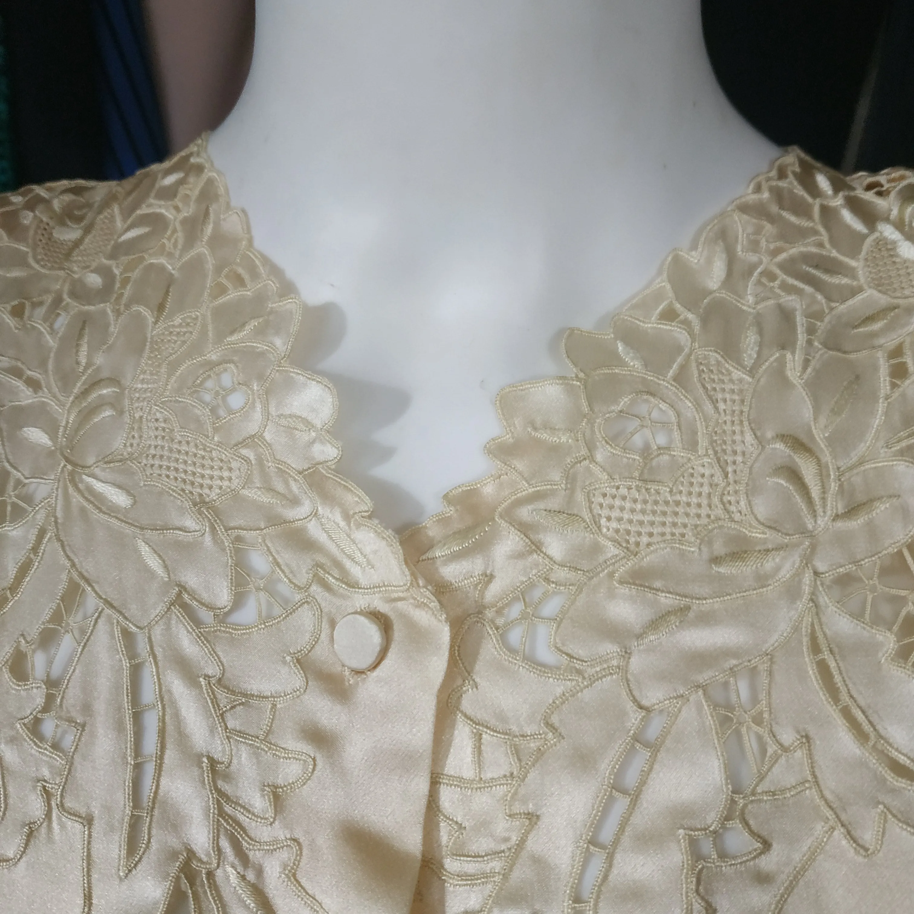 1960s Peony Hand Embroidered Silk Blouse Size Small