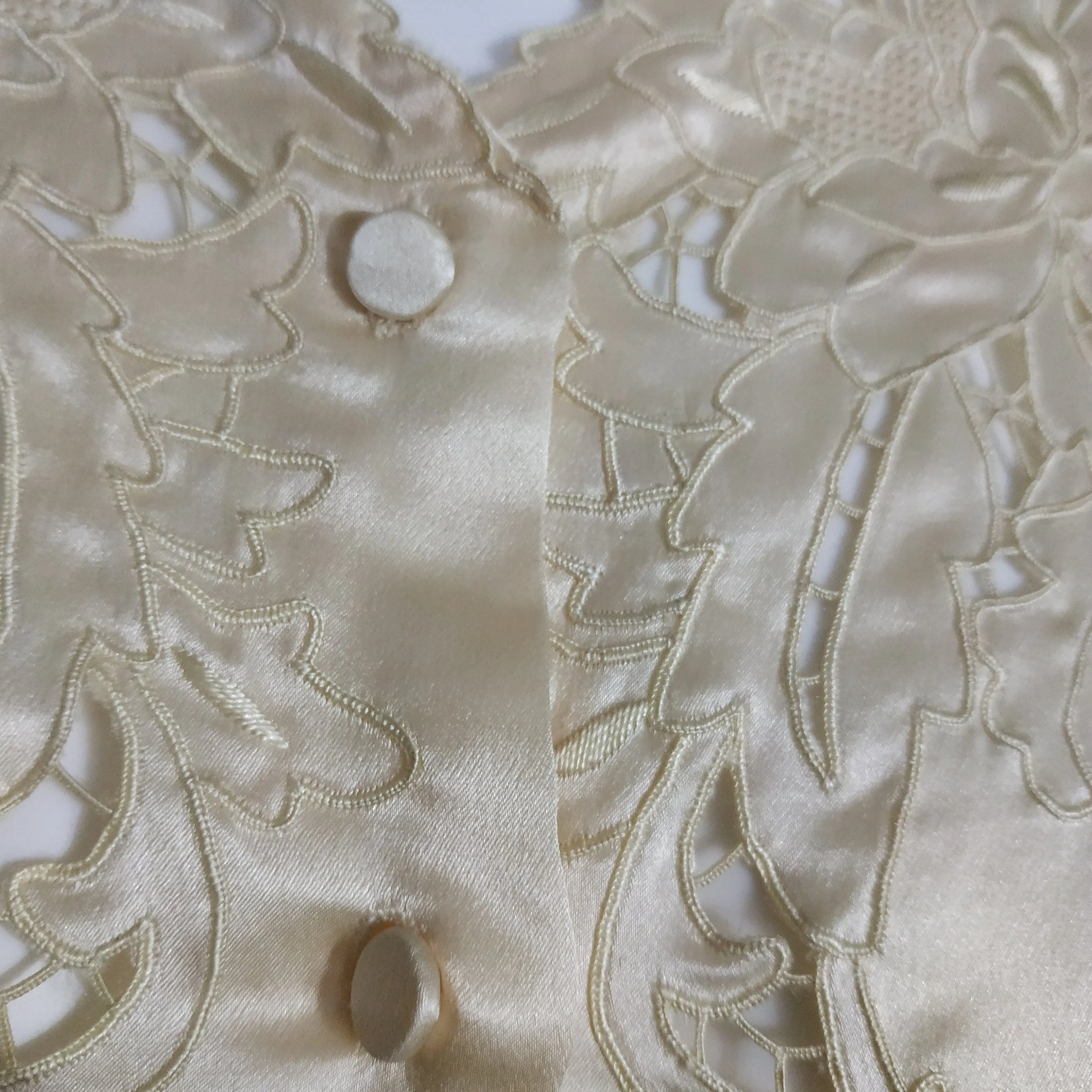 1960s Peony Hand Embroidered Silk Blouse Size Small