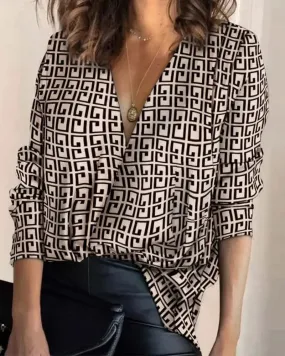Deanwangkt - Geometric Print V-Neck Long Sleeve Top