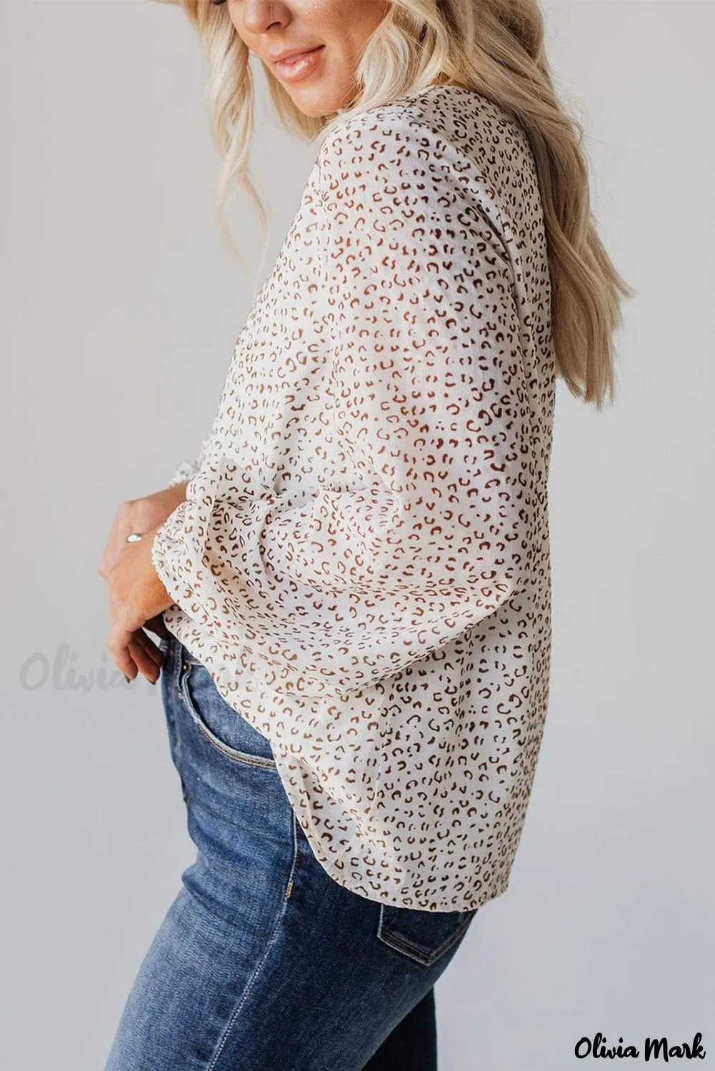 Deanwangkt - Leopard Long Sleeve Round Neck Blouse